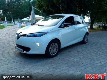 Рено Зое 2016 в Черкассах на Automoto.ua Белый Рено Зое, объемом двигателя 0 л и пробегом 155 тыс. км за 6700 $, фото 1 на Automoto.ua