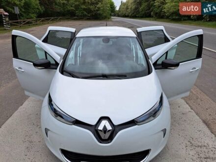 Белый Рено Зое, объемом двигателя 0 л и пробегом 65 тыс. км за 8000 $, фото 1 на Automoto.ua