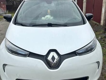 Белый Рено Зое, объемом двигателя 0 л и пробегом 147 тыс. км за 7000 $, фото 1 на Automoto.ua