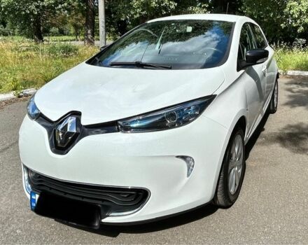 Белый Рено Зое, объемом двигателя 0 л и пробегом 93 тыс. км за 7500 $, фото 1 на Automoto.ua