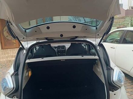 Білий Рено Зое, об'ємом двигуна 0 л та пробігом 130 тис. км за 6100 $, фото 1 на Automoto.ua