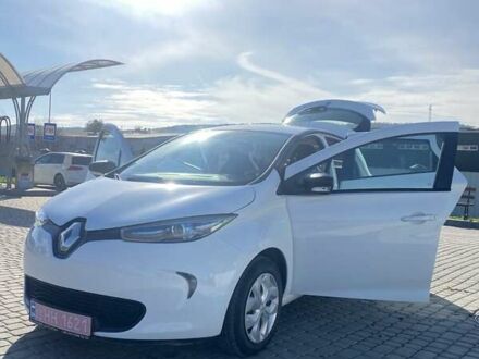 Белый Рено Зое, объемом двигателя 0 л и пробегом 161 тыс. км за 7850 $, фото 1 на Automoto.ua