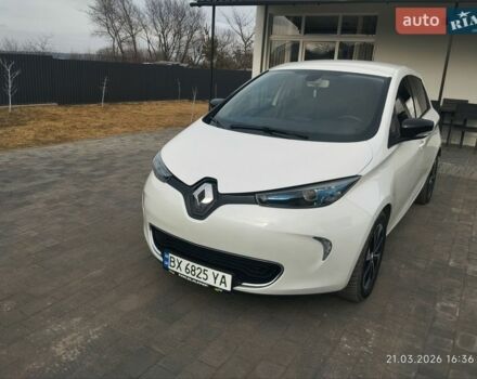 Белый Рено Зое, объемом двигателя 0 л и пробегом 120 тыс. км за 9500 $, фото 1 на Automoto.ua