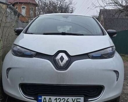 Белый Рено Зое, объемом двигателя 0 л и пробегом 137 тыс. км за 7800 $, фото 1 на Automoto.ua