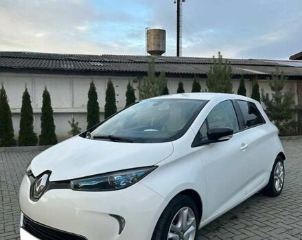 Белый Рено Зое, объемом двигателя 0 л и пробегом 75 тыс. км за 9250 $, фото 1 на Automoto.ua