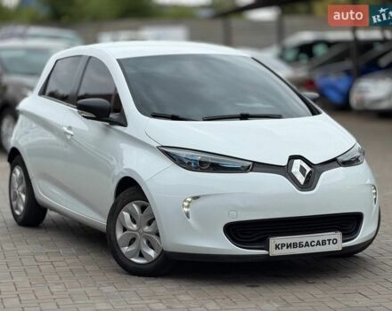 Білий Рено Зое, об'ємом двигуна 0 л та пробігом 49 тис. км за 10000 $, фото 1 на Automoto.ua