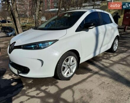 Белый Рено Зое, объемом двигателя 0 л и пробегом 206 тыс. км за 8500 $, фото 1 на Automoto.ua