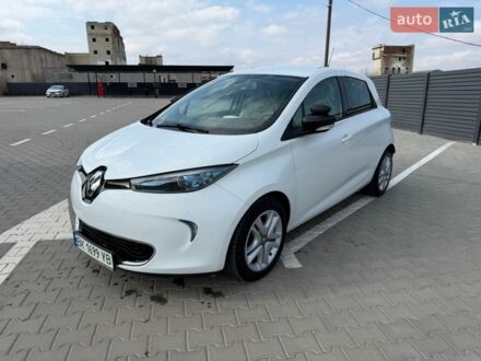 Белый Рено Зое, объемом двигателя 0 л и пробегом 112 тыс. км за 8800 $, фото 1 на Automoto.ua
