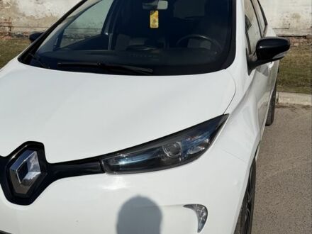 Білий Рено Зое, об'ємом двигуна 0 л та пробігом 103 тис. км за 9500 $, фото 1 на Automoto.ua