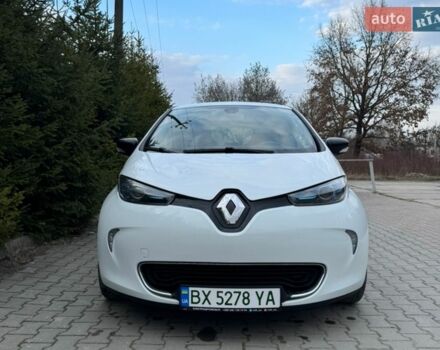 Белый Рено Зое, объемом двигателя 0 л и пробегом 136 тыс. км за 8500 $, фото 1 на Automoto.ua