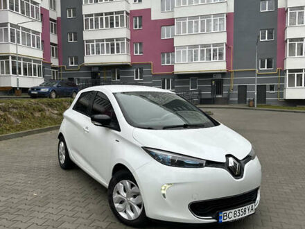 Белый Рено Зое, объемом двигателя 0 л и пробегом 131 тыс. км за 9650 $, фото 1 на Automoto.ua