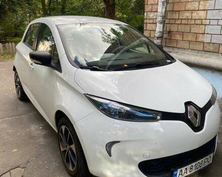 Белый Рено Зое, объемом двигателя 0 л и пробегом 92 тыс. км за 9000 $, фото 1 на Automoto.ua
