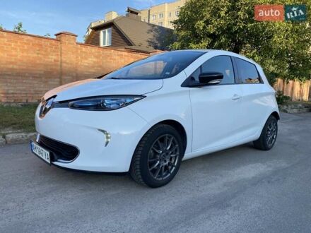 Белый Рено Зое, объемом двигателя 0 л и пробегом 108 тыс. км за 9500 $, фото 1 на Automoto.ua