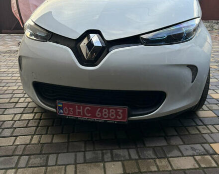 Белый Рено Зое, объемом двигателя 0 л и пробегом 102 тыс. км за 8800 $, фото 1 на Automoto.ua