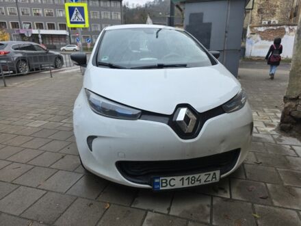 Белый Рено Зое, объемом двигателя 0 л и пробегом 152 тыс. км за 8400 $, фото 1 на Automoto.ua