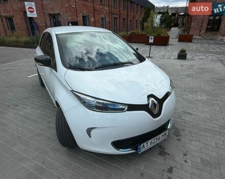 Белый Рено Зое, объемом двигателя 0 л и пробегом 155 тыс. км за 8500 $, фото 1 на Automoto.ua