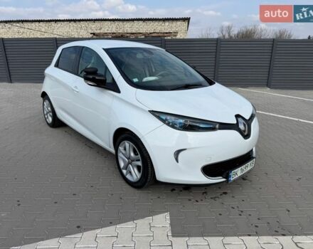 Белый Рено Зое, объемом двигателя 0 л и пробегом 112 тыс. км за 8999 $, фото 1 на Automoto.ua