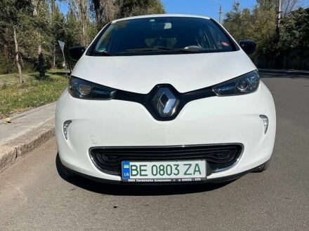 Белый Рено Зое, объемом двигателя 0 л и пробегом 170 тыс. км за 11500 $, фото 1 на Automoto.ua