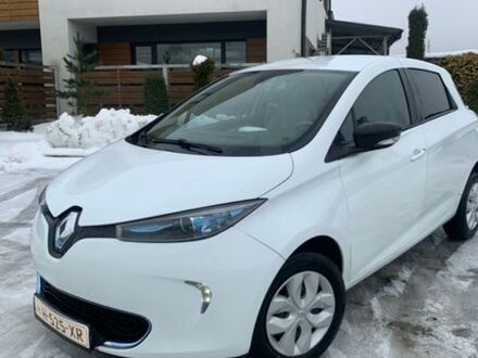 Белый Рено Зое, объемом двигателя 0 л и пробегом 155 тыс. км за 7499 $, фото 1 на Automoto.ua