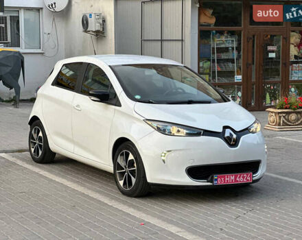 Белый Рено Зое, объемом двигателя 0 л и пробегом 74 тыс. км за 8999 $, фото 1 на Automoto.ua
