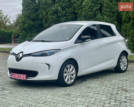 Белый Рено Зое, объемом двигателя 0 л и пробегом 55 тыс. км за 9500 $, фото 1 на Automoto.ua