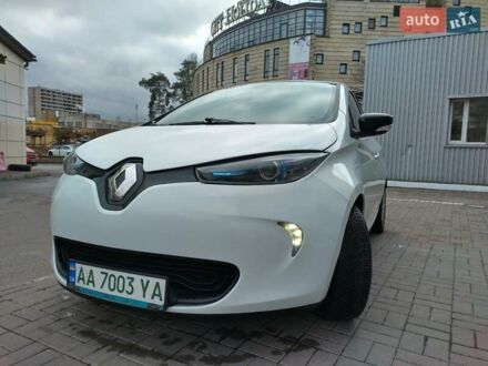 Белый Рено Зое, объемом двигателя 0 л и пробегом 204 тыс. км за 8400 $, фото 1 на Automoto.ua