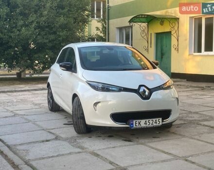 Белый Рено Зое, объемом двигателя 0 л и пробегом 108 тыс. км за 7999 $, фото 1 на Automoto.ua