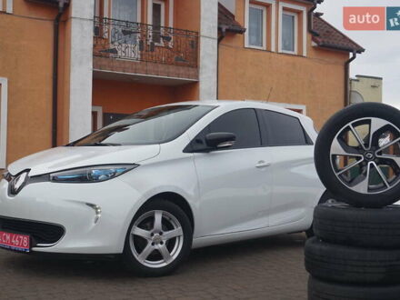 Белый Рено Зое, объемом двигателя 0 л и пробегом 102 тыс. км за 9777 $, фото 1 на Automoto.ua