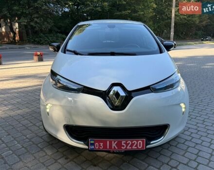 Белый Рено Зое, объемом двигателя 0 л и пробегом 130 тыс. км за 10499 $, фото 1 на Automoto.ua