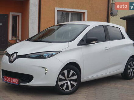 Белый Рено Зое, объемом двигателя 0 л и пробегом 60 тыс. км за 9222 $, фото 1 на Automoto.ua