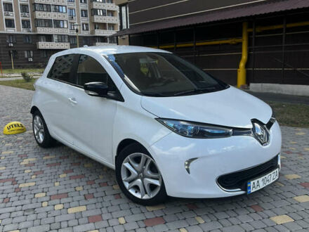 Белый Рено Зое, объемом двигателя 0 л и пробегом 146 тыс. км за 10500 $, фото 1 на Automoto.ua
