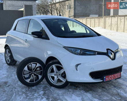 Белый Рено Зое, объемом двигателя 0 л и пробегом 108 тыс. км за 8800 $, фото 1 на Automoto.ua