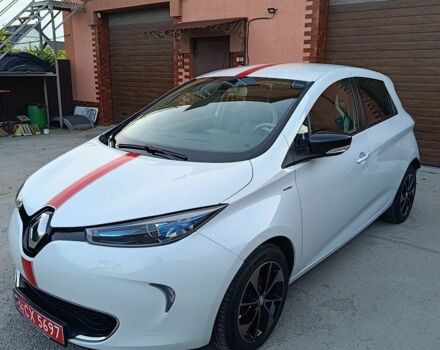 Белый Рено Зое, объемом двигателя 0 л и пробегом 73 тыс. км за 11000 $, фото 1 на Automoto.ua