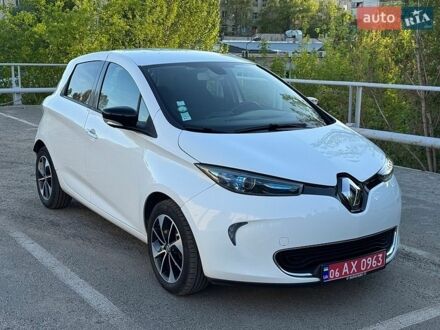 Белый Рено Зое, объемом двигателя 0 л и пробегом 26 тыс. км за 11000 $, фото 1 на Automoto.ua