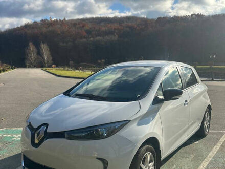 Білий Рено Зое, об'ємом двигуна 0 л та пробігом 99 тис. км за 10200 $, фото 1 на Automoto.ua