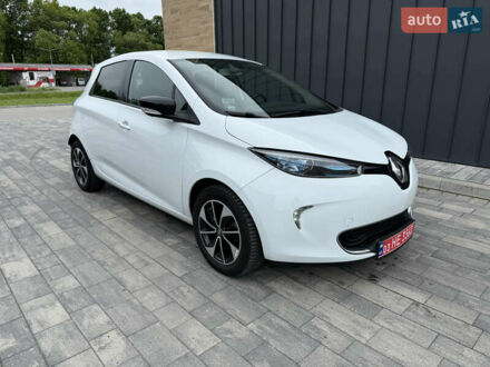 Белый Рено Зое, объемом двигателя 0 л и пробегом 64 тыс. км за 9700 $, фото 1 на Automoto.ua