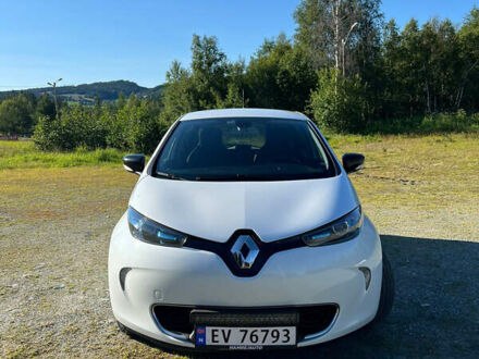 Білий Рено Зое, об'ємом двигуна 0 л та пробігом 73 тис. км за 6200 $, фото 1 на Automoto.ua