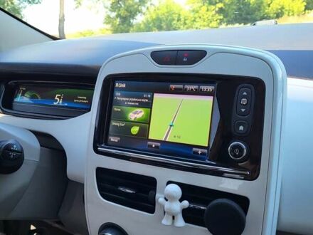 Рено Зое 2018 у Умани на Automoto.ua Білий Рено Зое, об'ємом двигуна 0 л та пробігом 70 тис. км за 9000 $, фото 1 на Automoto.ua