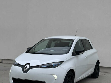 Белый Рено Зое, объемом двигателя 0 л и пробегом 96 тыс. км за 9800 $, фото 1 на Automoto.ua