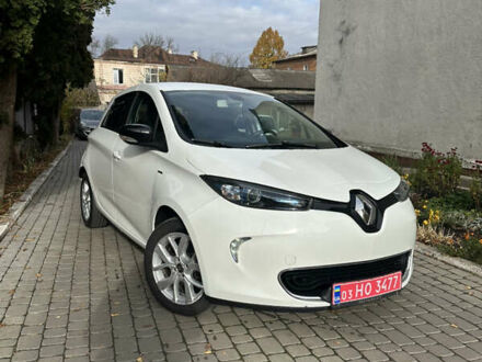 Белый Рено Зое, объемом двигателя 0 л и пробегом 102 тыс. км за 9500 $, фото 1 на Automoto.ua
