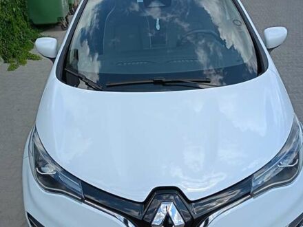 Белый Рено Зое, объемом двигателя 0 л и пробегом 160 тыс. км за 11200 $, фото 1 на Automoto.ua