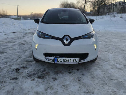 Белый Рено Зое, объемом двигателя 0 л и пробегом 42 тыс. км за 12000 $, фото 1 на Automoto.ua