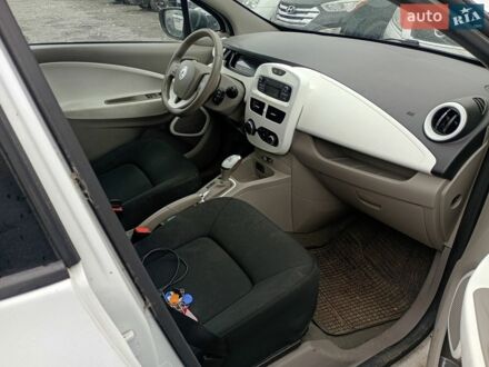 Білий Рено Зое, об'ємом двигуна 0 л та пробігом 132 тис. км за 8998 $, фото 1 на Automoto.ua