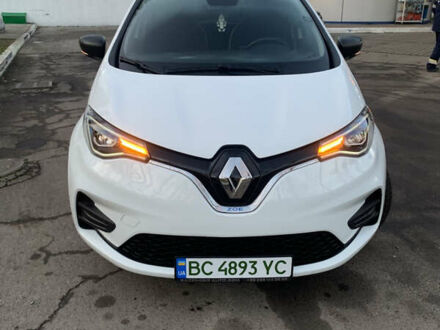 Белый Рено Зое, объемом двигателя 0 л и пробегом 29 тыс. км за 10900 $, фото 1 на Automoto.ua