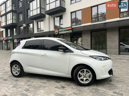 Белый Рено Зое, объемом двигателя 0 л и пробегом 48 тыс. км за 9950 $, фото 1 на Automoto.ua