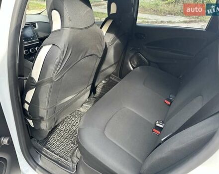 Білий Рено Зое, об'ємом двигуна 0 л та пробігом 25 тис. км за 13400 $, фото 1 на Automoto.ua