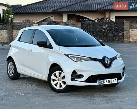 Белый Рено Зое, объемом двигателя 0 л и пробегом 75 тыс. км за 11900 $, фото 1 на Automoto.ua