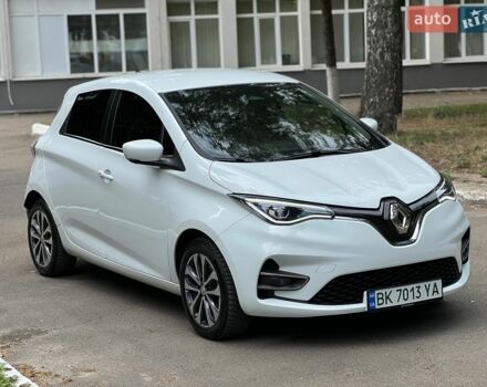 Белый Рено Зое, объемом двигателя 0 л и пробегом 132 тыс. км за 11950 $, фото 1 на Automoto.ua