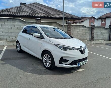 Белый Рено Зое, объемом двигателя 0 л и пробегом 85 тыс. км за 11999 $, фото 1 на Automoto.ua