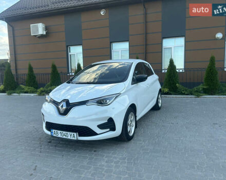 Белый Рено Зое, объемом двигателя 0 л и пробегом 65 тыс. км за 12500 $, фото 1 на Automoto.ua